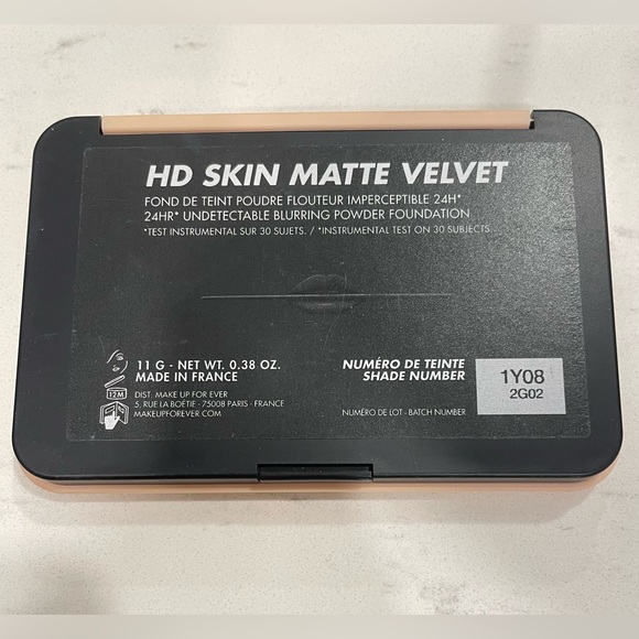 Makeupforever Matte velvet undetectable longwear blurring powder foundation - Picture 3 of 4